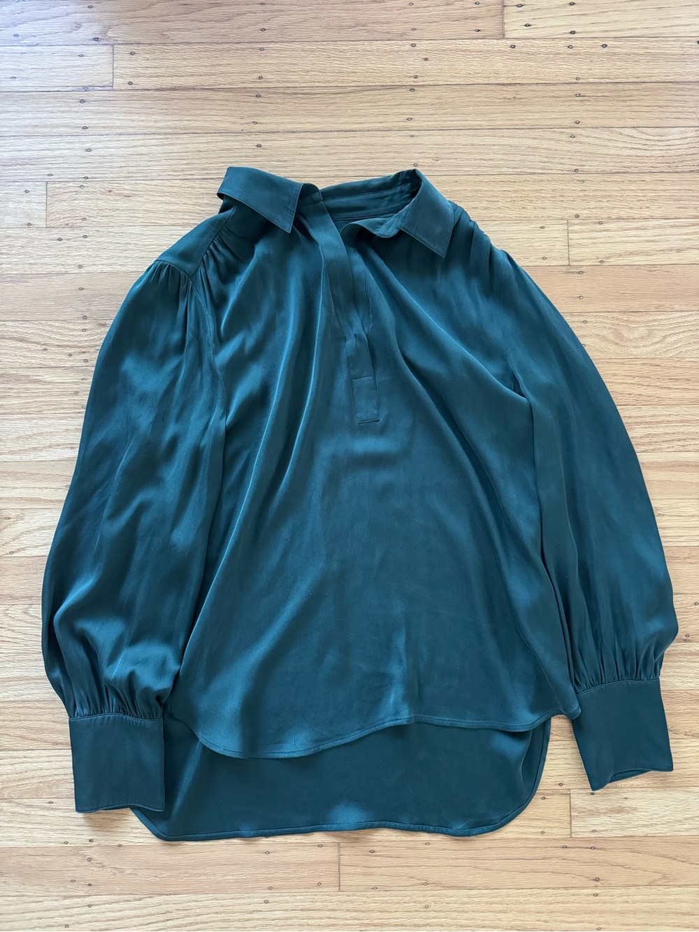 Quince Stretch Silk Split Neck Blouse Women’s Medium Forest Green